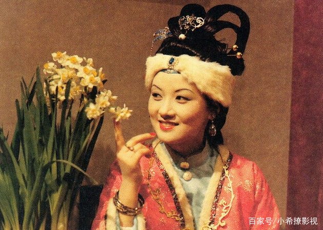 古典名著《红楼梦》中，贾宝玉为什么会被薛宝钗称为富贵闲人？