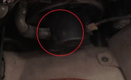 路虎神行者2座椅扶手怎么拆