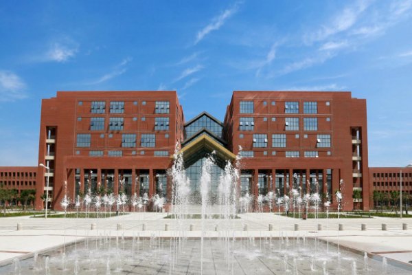 付绪银是哪个大学毕业的啊？