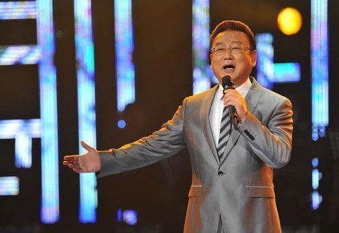 骏马奔驰保边疆歌词