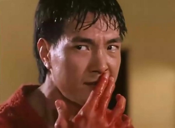 女黑侠黄莺的剧情简介