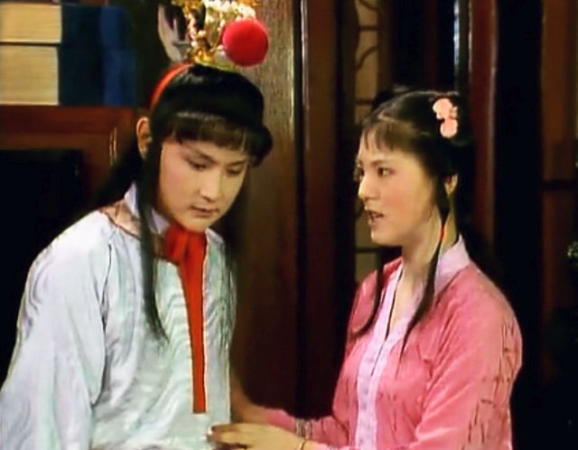 古代有些大户夫妻晚上睡觉时，为何丫环要守在一旁？