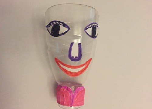 矿泉水瓶怎样做娃娃