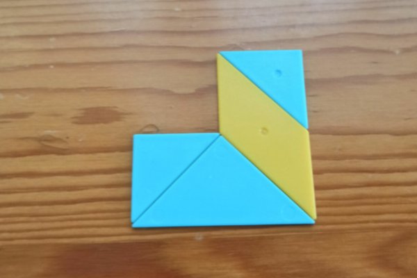 七巧板怎么拼一个正方形呢？