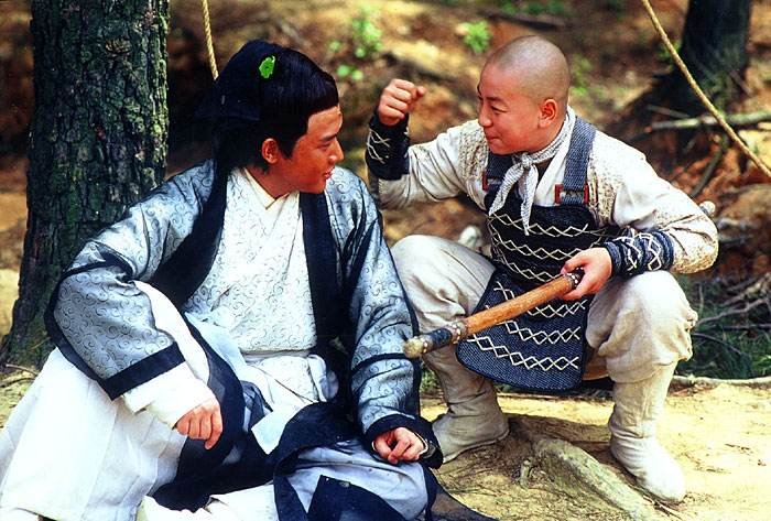 少年包青天2中,卢有涯怎么死的？包拯听了颜四娘的话说觉得不对，哪不对？常安怎么把哑姑娘弄哑的？