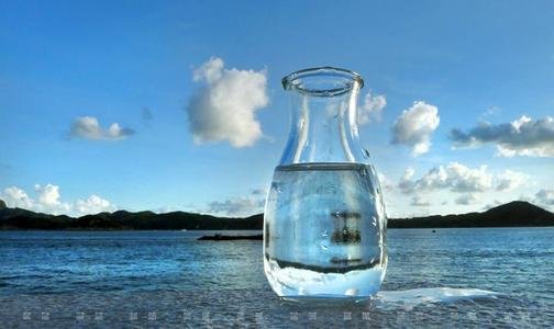 “云在青天水在瓶”是什么意思？