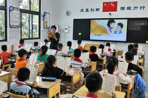 千骑拥高牙读音