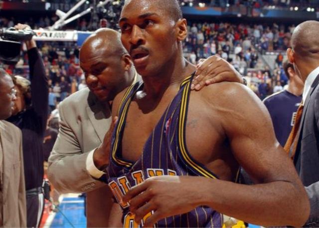 罗恩·阿泰斯特 为什么改名成 慈善·世界·和平？