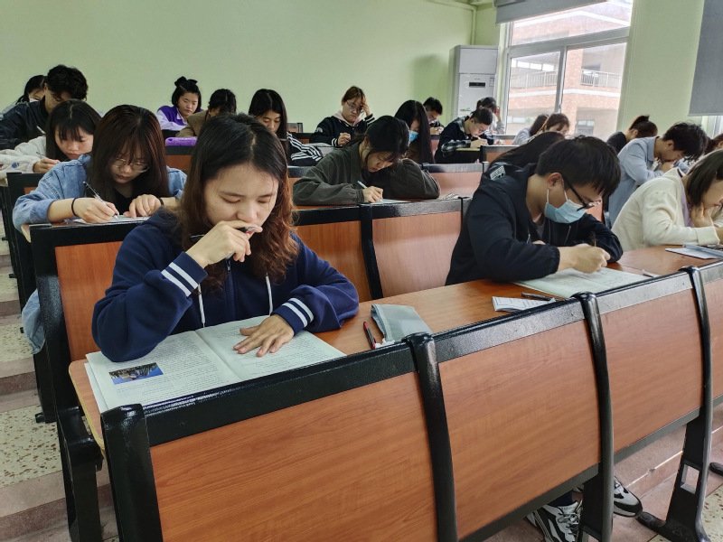 如何查询英语竞赛成绩？