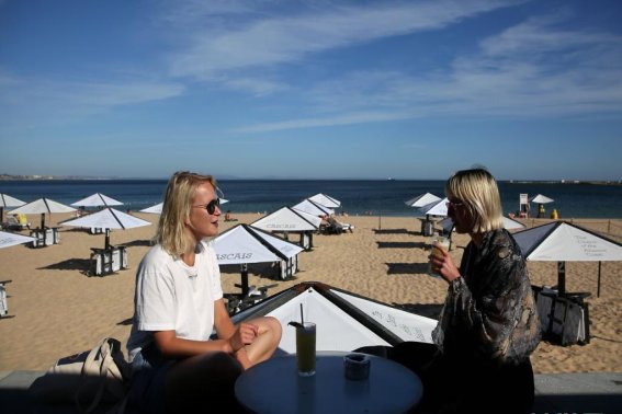 迎来送往什么意思