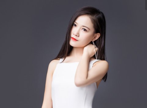 告诉自已不哭,只是眼泪忍不住是什么歌里的