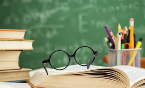 苟苟营营是成语吗