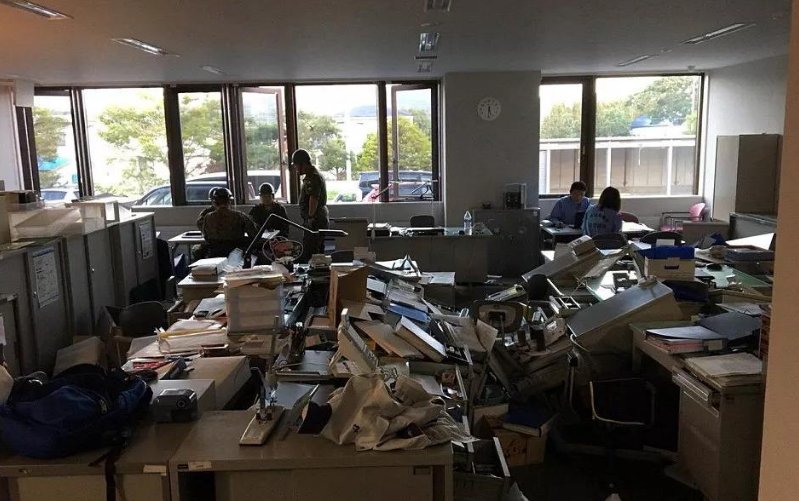 “少女被多人侵犯”视频被警方关注,为何有人说可能是演戏?