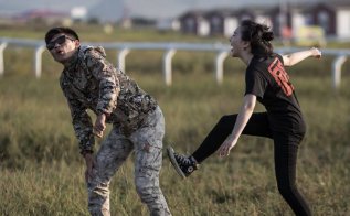 嘻戏和嬉戏区别是什么？