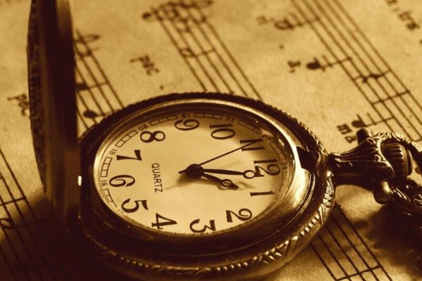 形容回忆往事历历在目的句子