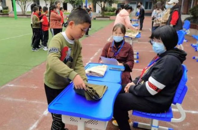 小学生简短劳动宣言是什么？