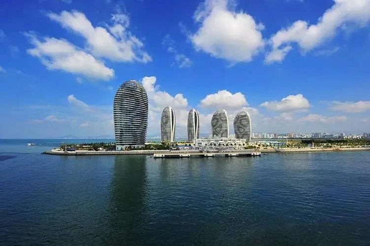 三亚凤凰岛房价由每平15万跌至4.2万,房价下降会对哪些人造成影响?