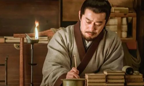 达者为师的上一句是什么