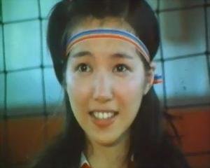 排球女将里由加是怎么死的？