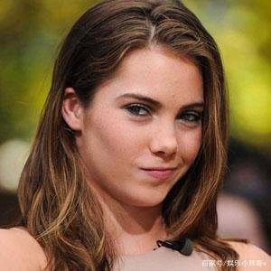 美女体操名将马罗尼,曾被称为赛场精灵,因不雅照流出后来怎样?