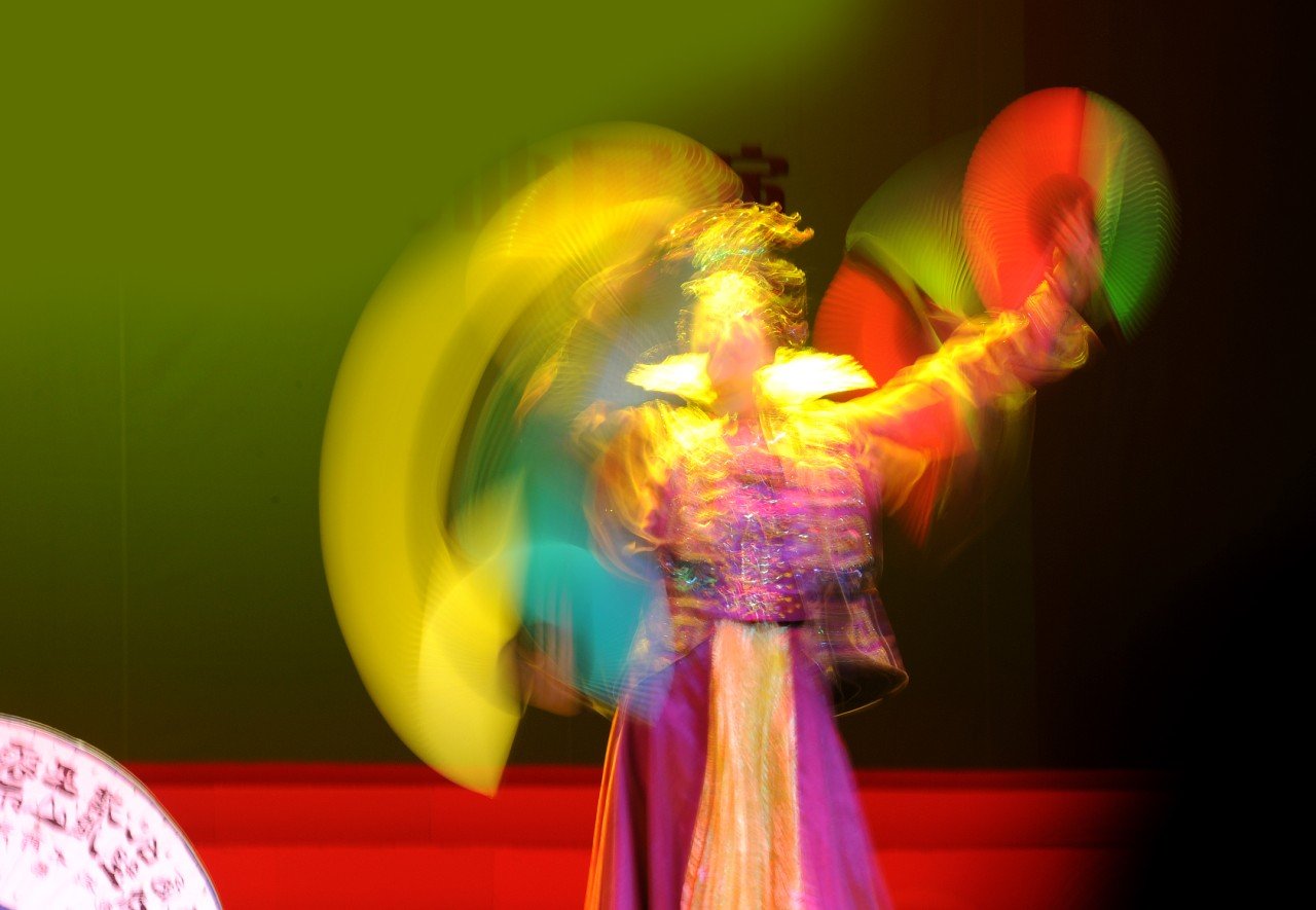 赵育莹的人物简介