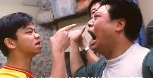 三五成群厕所讲的什么故事？