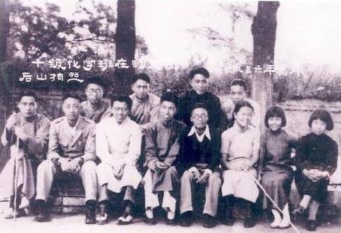 黄培云的人物生平