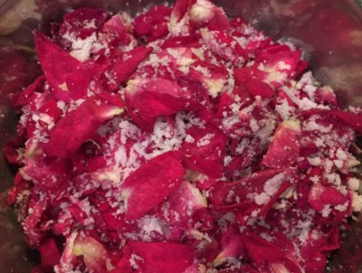 酿制葡萄酒的时候里面能加玫瑰花吗?