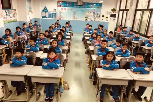 拍案叫绝的意思