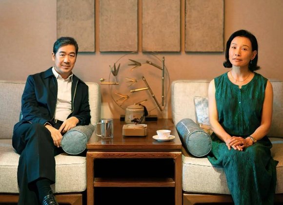 坚如磐石杨晓薇和郑刚的关系