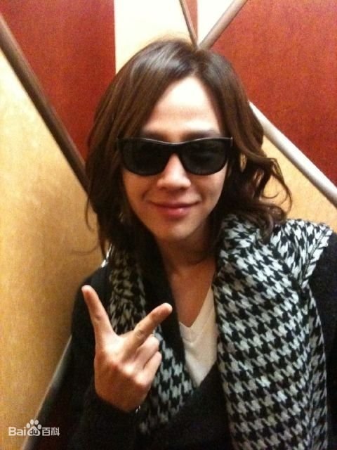 张根硕的资料，图片