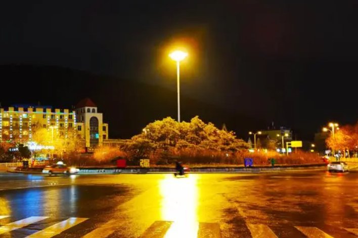 恍的拼音和词语和部首