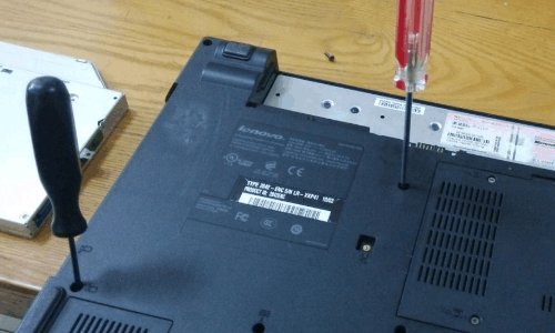ThinkPad SL410K 如何把键盘拆下来？？