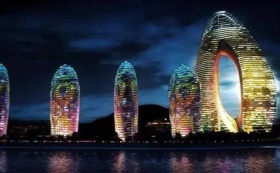 三亚凤凰岛房价由每平15万跌至4.2万,房价下降会对哪些人造成影响?