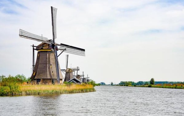 世界上地势最低的国家是哪个国家