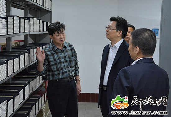 施亚雄的工作简历