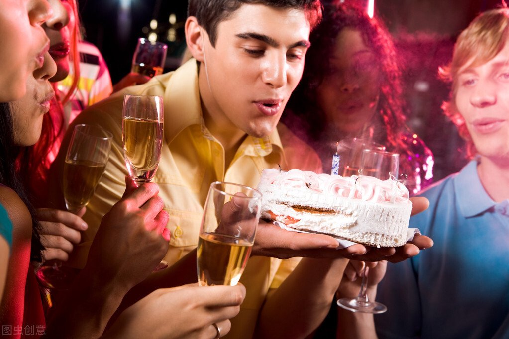 分手后女友还愿意帮我买东西这说明什么？