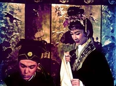 十里平湖霜满天寸寸青丝愁华年是什么意思?