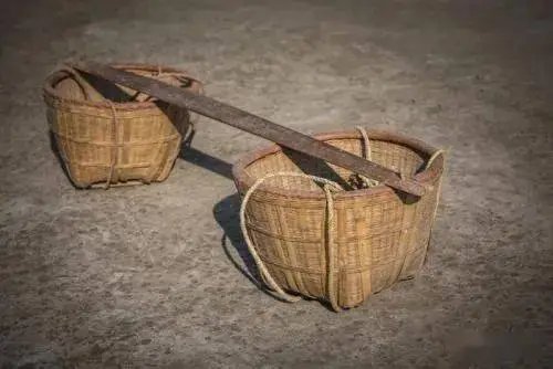 板凳宽扁担长绕口令是什么？