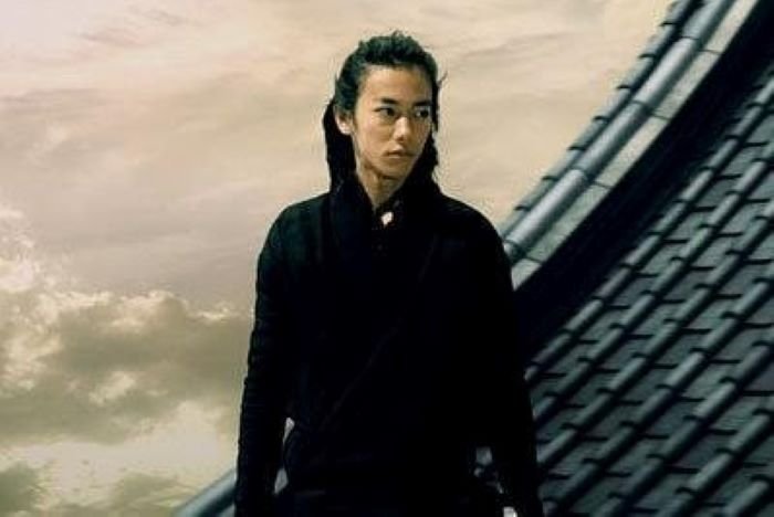 雾隐雷藏是日本战国时期哪一方的武士集团首领？