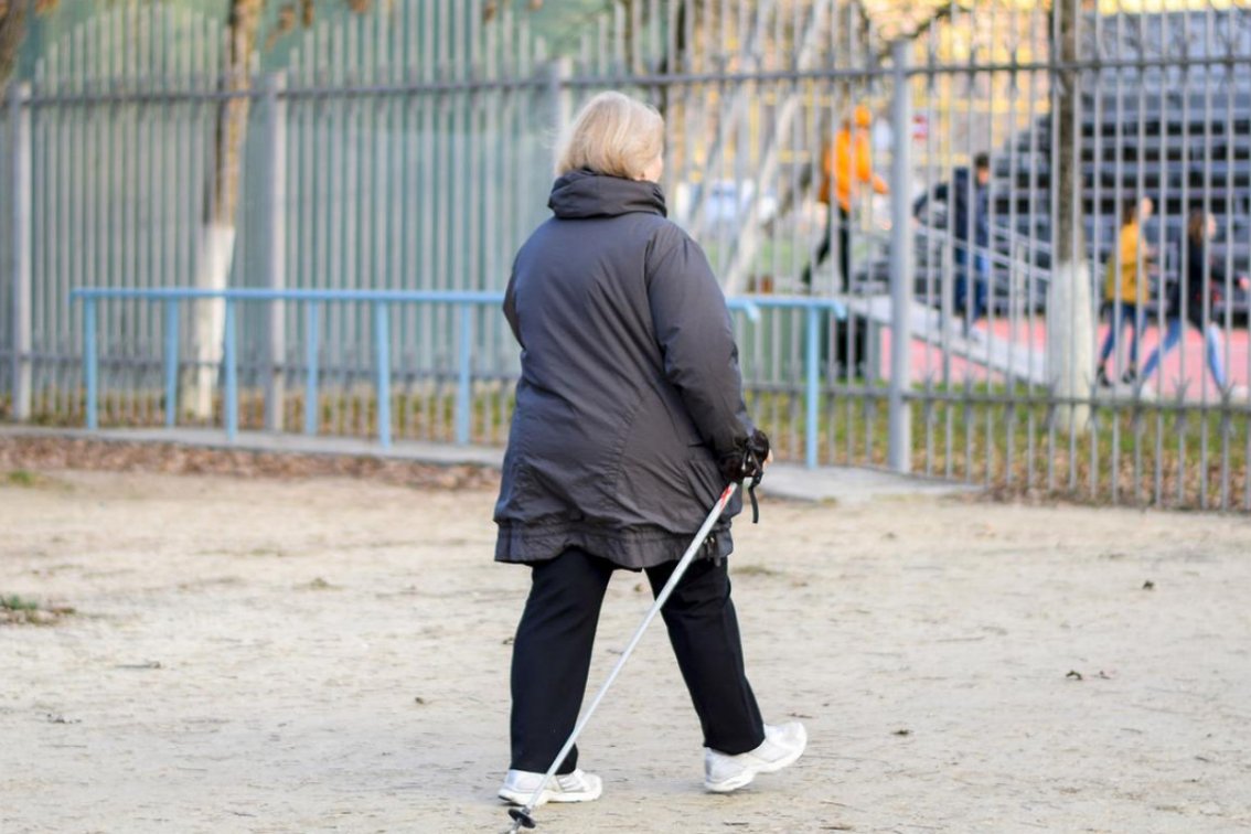 用走来走去造句