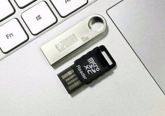 内存卡手机可以读，用读卡器在电脑上读不出来