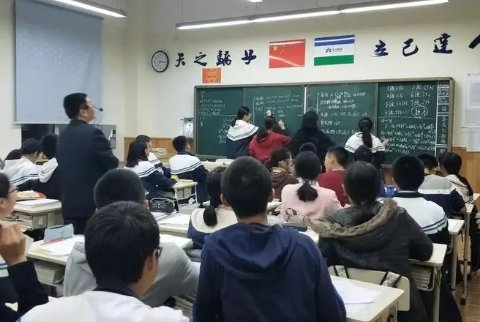 李白原谅高适不救的诗句