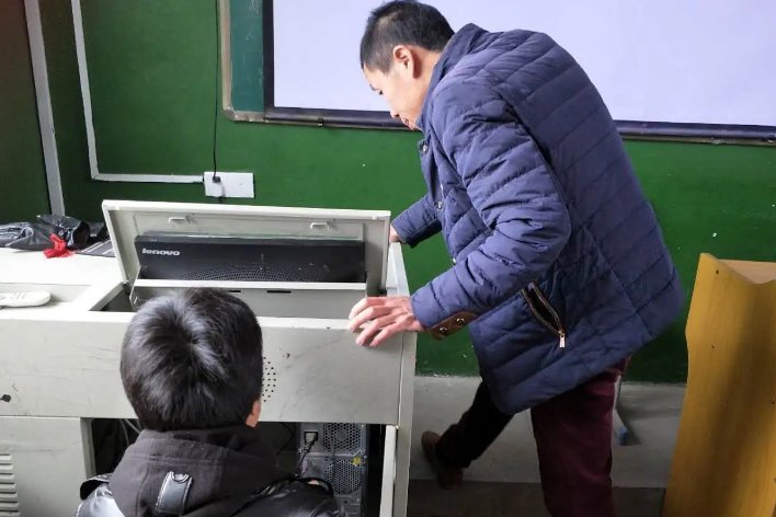 恍的拼音和词语和部首