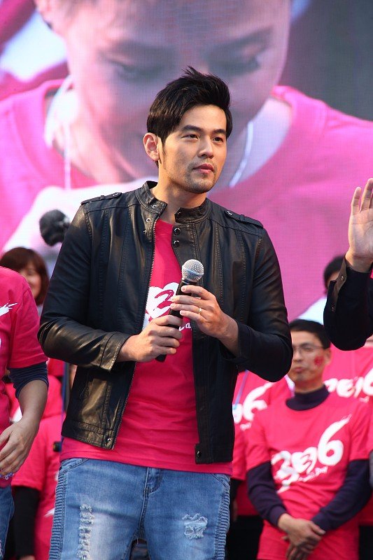 说说你听过的最不合理的歌词有哪些？