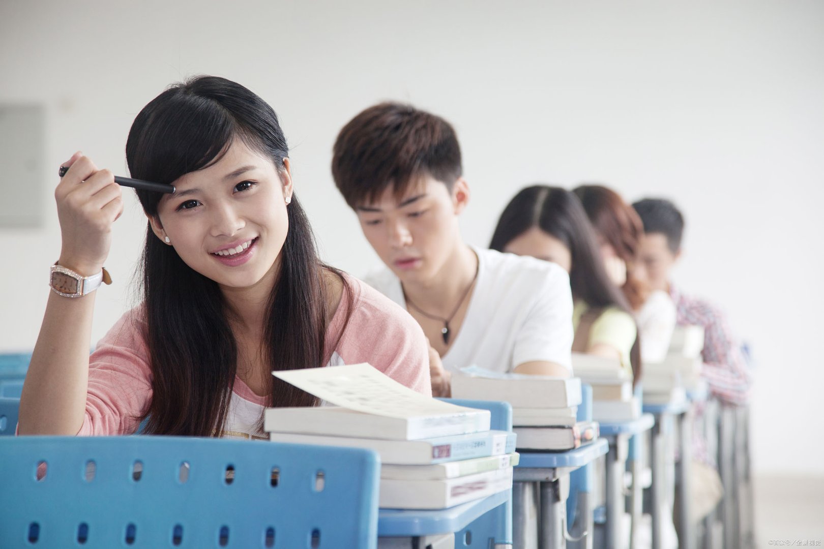 伤仲永中的仲永有什么特点？