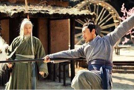 林冲的师傅是谁？是周侗吗？