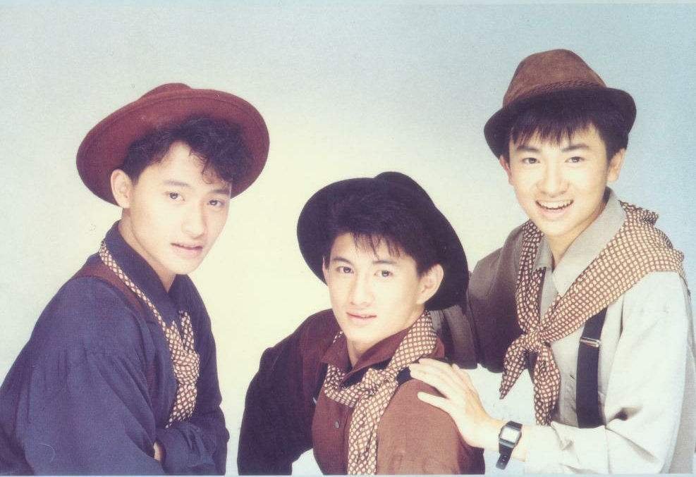 看那流浪的白云说声我爱你是拿首歌的歌词