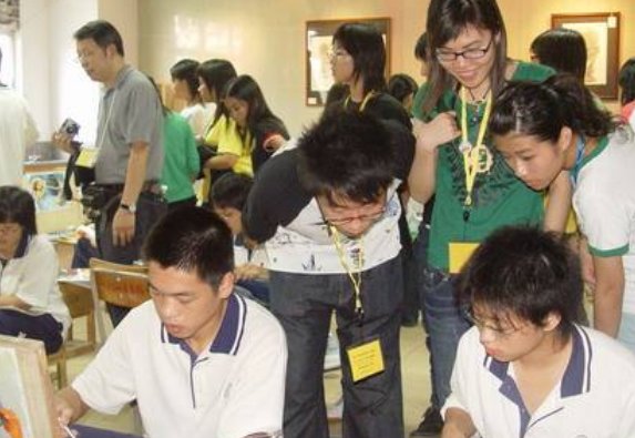 借读费是多少？