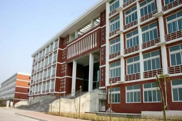 河南工业职业技术学校在哪